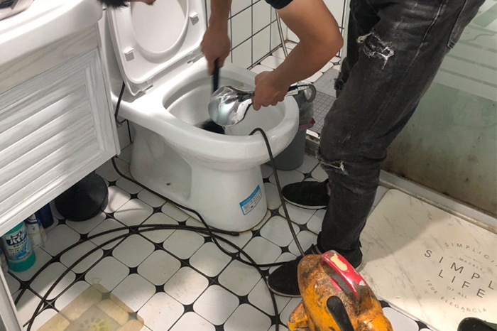 晋安马桶堵塞自己疏通还是找师傅?专业上门服务让你省时更省心